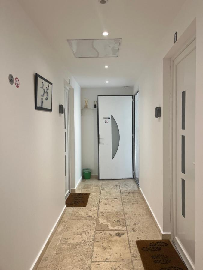 Appartement 4 Personnes, Aeroport Marseille Marignane Exterior photo